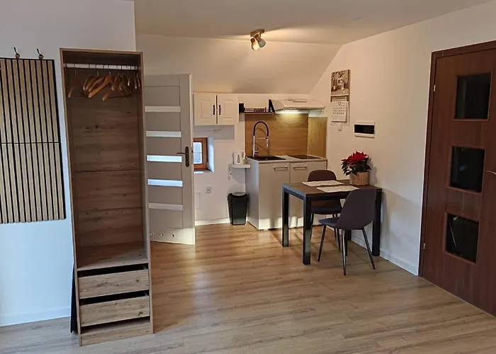 U Andrzeja, Parking W Cenie!! Homestay Karpacz